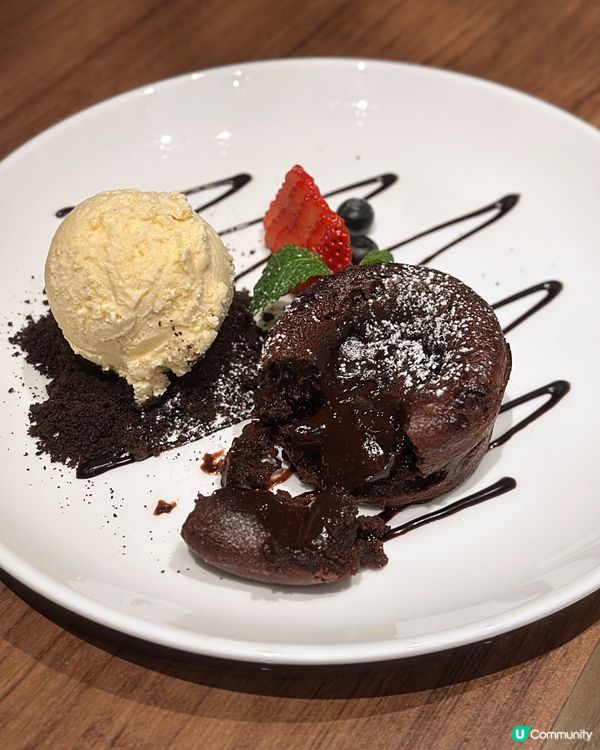 Flat Iron Deluxe 登陸南區黃竹坑🥩