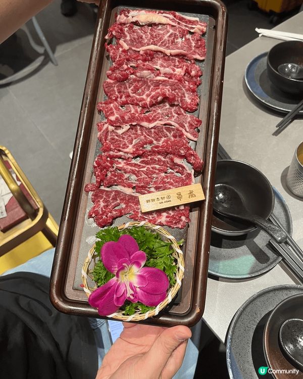 嘩，我哋都係第一次黎呢間店食，估唔到有驚喜喎，食物好新鮮，而...