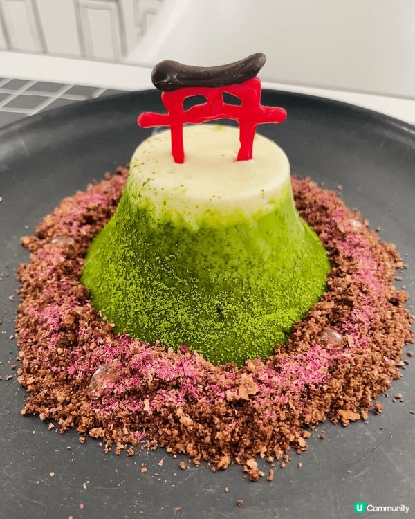 最岩打卡嘅2d蛋糕同鳥居甜品，外形又靚味道又好食，位於灣仔嘅...