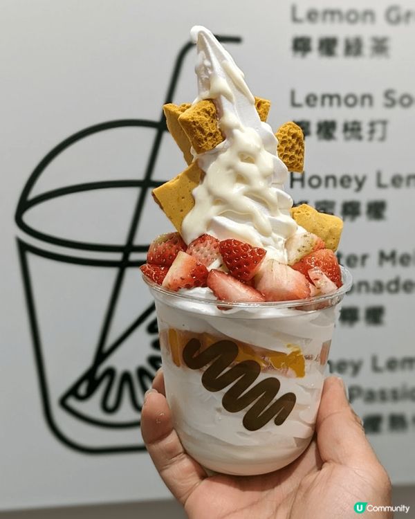 呢張相影嘅係小滿定律嘅招牌希臘乳酪雪糕🍦，睇落真係好吸引呀！...