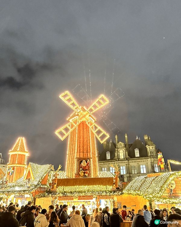 充滿聖誕氣氛嘅市集