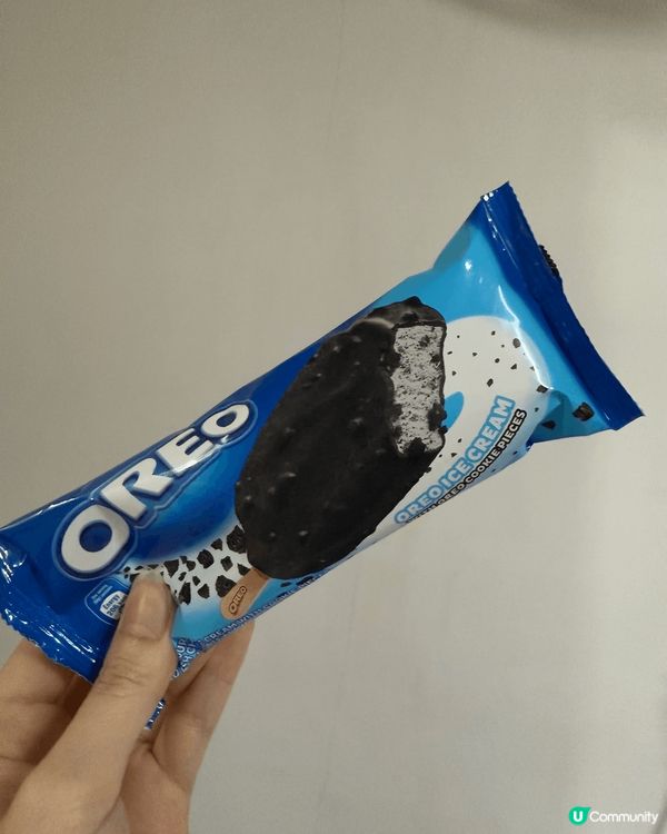雖然最近天氣轉凍，但是冇限我食雪條嘅決心，今次試咗個Oreo...