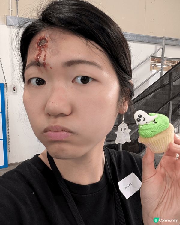 不同款式的甜品，有Churros, 有喜茶，有聖誕節裝修杯子...