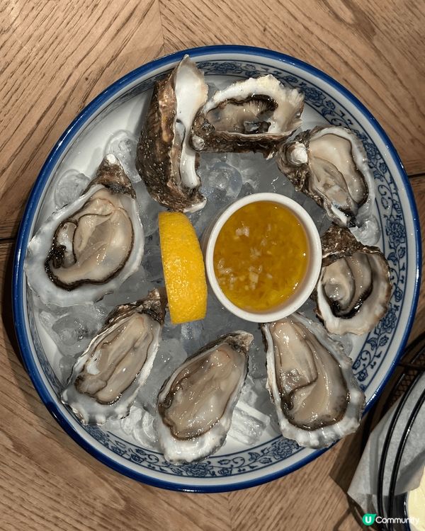 呢間位於灣仔嘅The Optimist西餐廳，有生蠔任食，有...