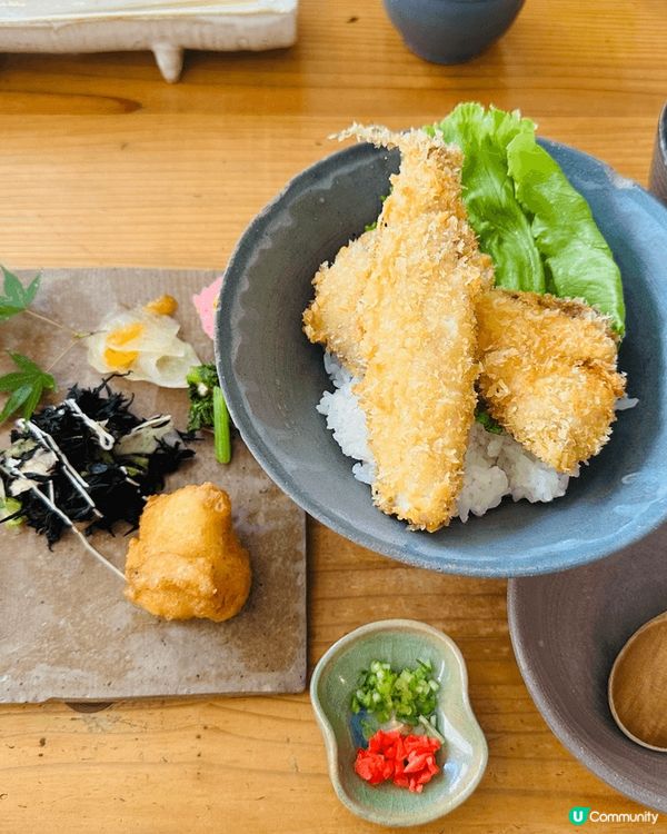 大室山纜車站旁的豐盛美食。所有飯和麵食都是套餐供應，而主食之...