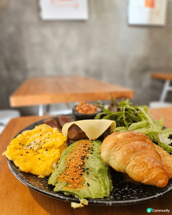 幾飽都要食埋甜品，飲住冬日限定朱古力，特別有feel