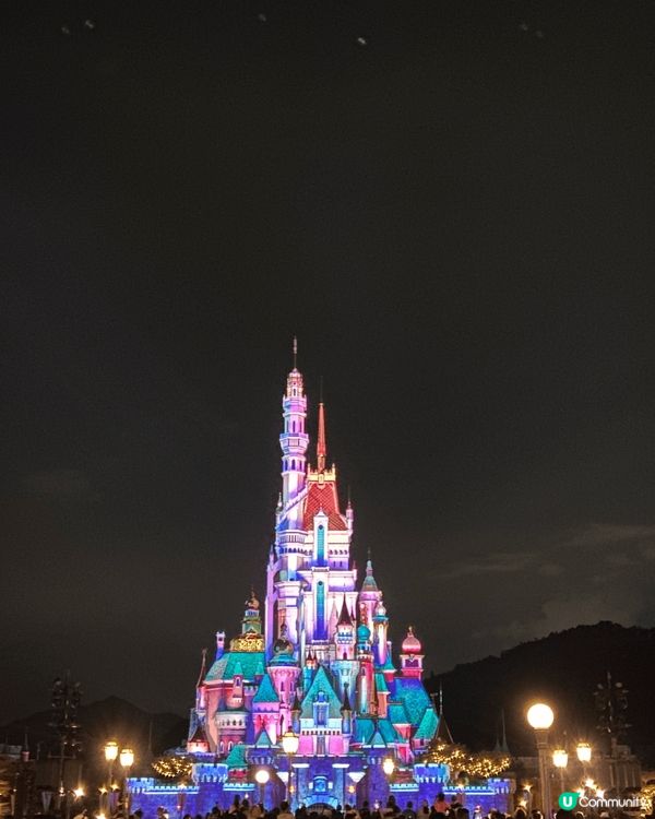 去迪士尼就算幾飽都要試一試呢一個雪糕沙冰！