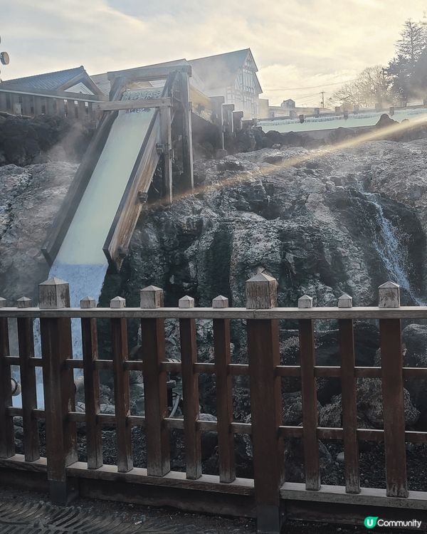 有千年歷史的草津溫泉位於日本群馬縣吾妻郡草津町的溫泉名勝地，...