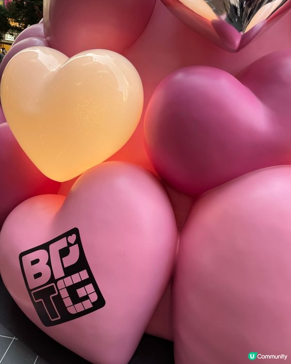 時代廣場變粉紅！💖浪漫打卡📸