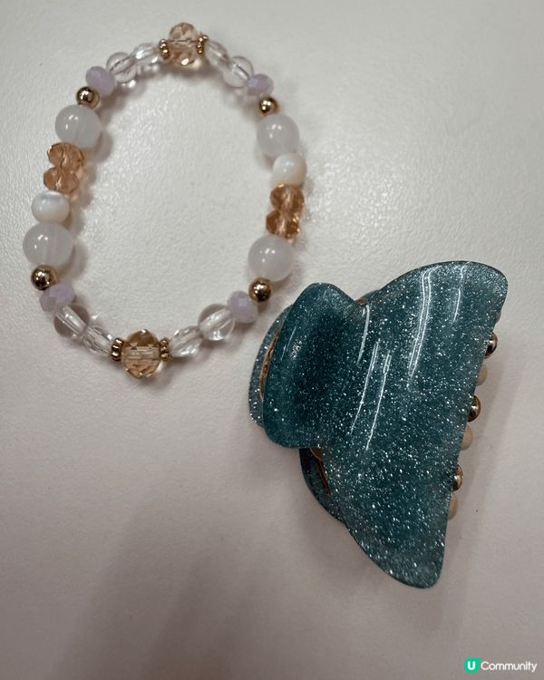 女仔必備靚靚潤髮油，防止頭髮乾干及亮澤柔順頭髮，髮繩頭飾配髮...