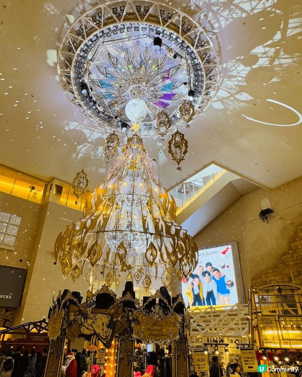 大阪嘅商場及街道都有滿滿嘅節日氣氛，加埋天氣凍凍哋真係好感受...