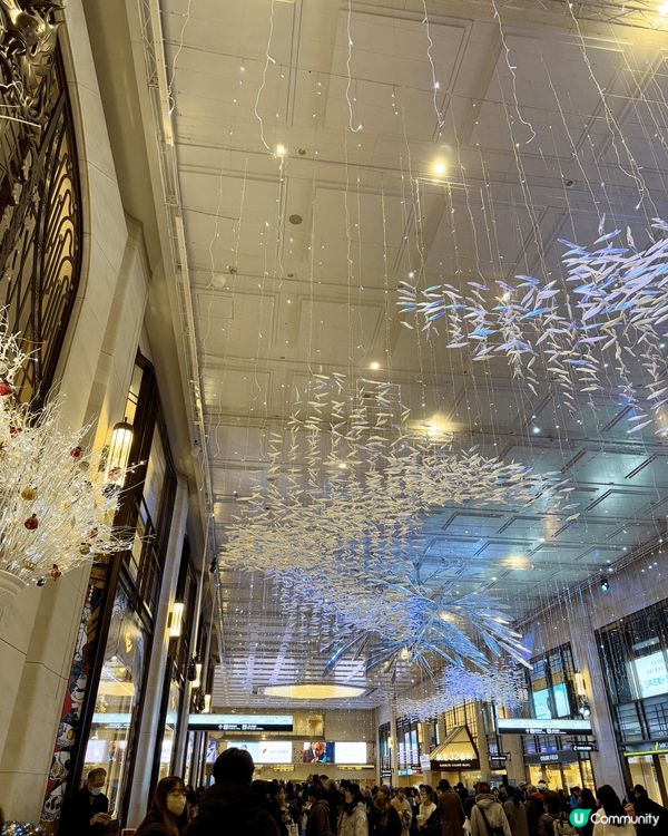 大阪嘅商場及街道都有滿滿嘅節日氣氛，加埋天氣凍凍哋真係好感受...