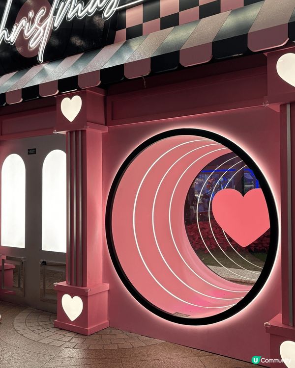 Blackpink 時代廣場粉紅色主題聖誕裝飾，絕對係聖誕節...