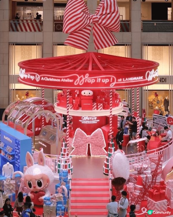 好鍾意labubu,地點在中環置地，成個商場都好有聖誕氣氛，...