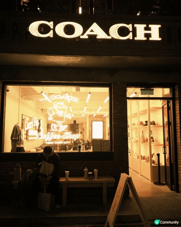 台北的打卡靚相, 無論去到邊都好適合打卡. 和香港的氣氛不一...