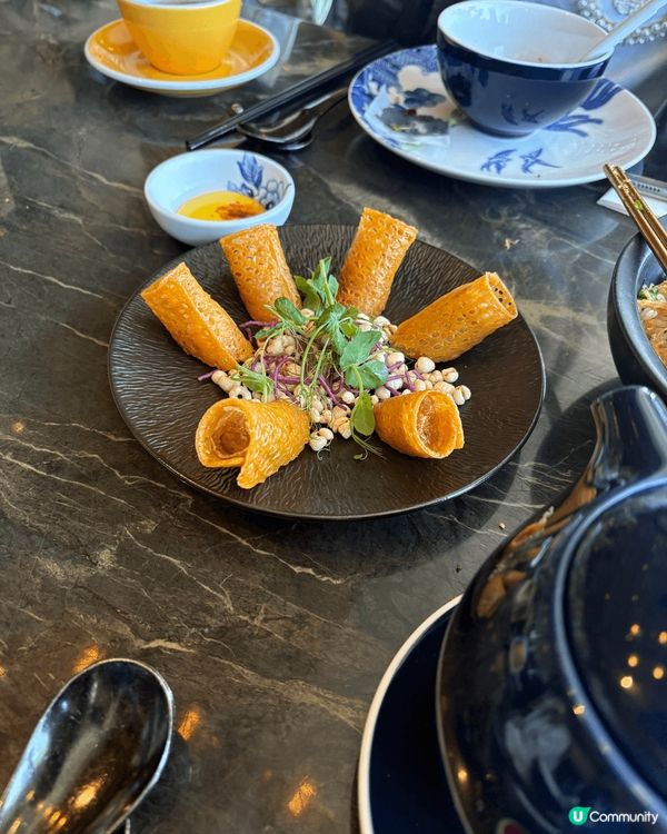 成條team去咗尖沙咀六公館食lunch farewell阿...