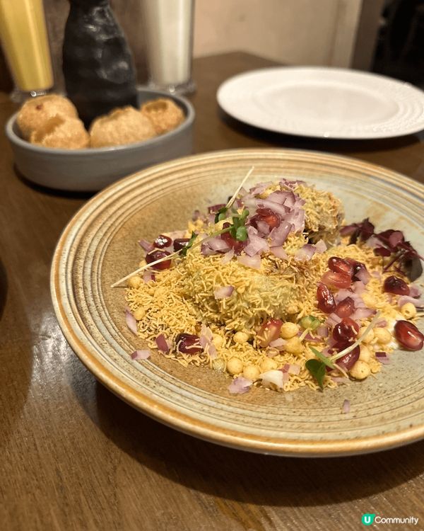 這次我終於揭開了中環雲咸街那座藍色磚牆和紅色門後的秘密，進入...