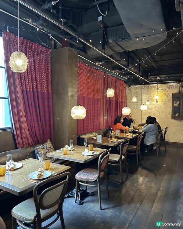 這次我終於揭開了中環雲咸街那座藍色磚牆和紅色門後的秘密，進入...