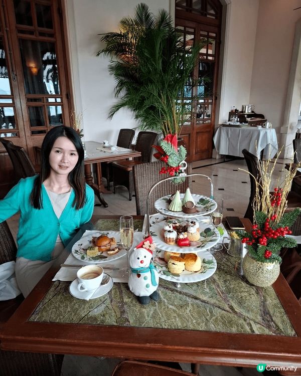 週末去咗淺水灣露台餐廳食咗英式下午茶 ☕️呢度充滿著英倫懷舊...