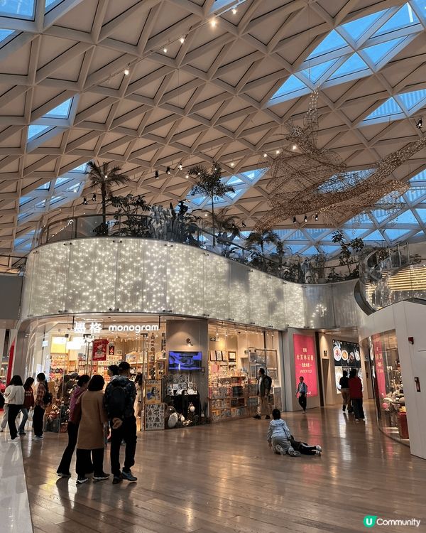 深圳萬象天地商場入面已經有好多商場位有聖誕裝飾啦，可以瘋狂打...