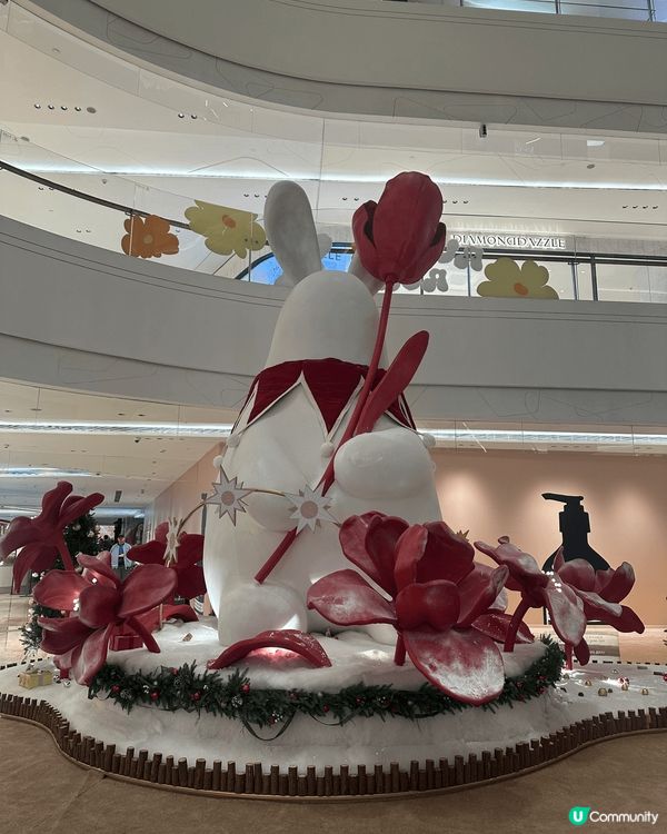 坐高鐵10幾分鐘到達，連著高鐵站和地鐵站行過去大概15分鐘左...