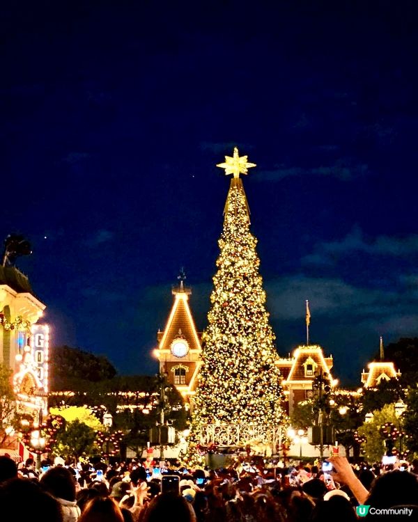 趁迪士尼仲做緊冬日購物節❄️而有迪士尼銀卡嘅我緊係約埋朋友一...