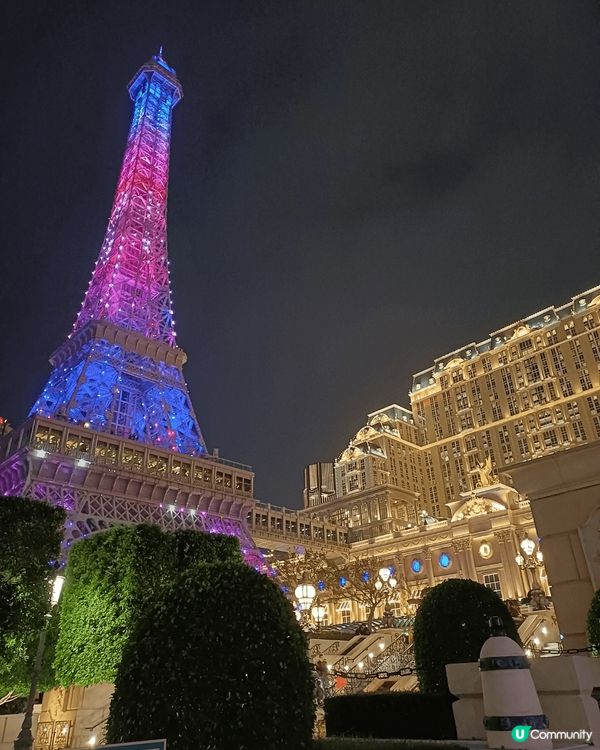 澳門夜景吸引，適合聖誕去行下，食下街頭小食等，浪漫氣氛。，
