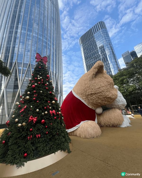在深圳海岸城的聖誕氣氛麵包店 還有華潤大廈樓下的聖誕貓貓