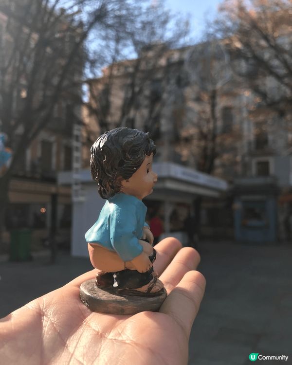 在西班牙度過聖誕節，感受到無比的興奮與歡樂。街道上燈光璀璨，...