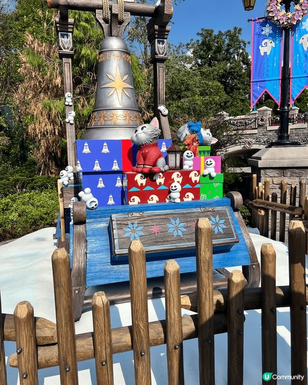 這些都是在香港迪士尼樂園及酒店拍下的，迪士尼樂園內的裝飾已經...