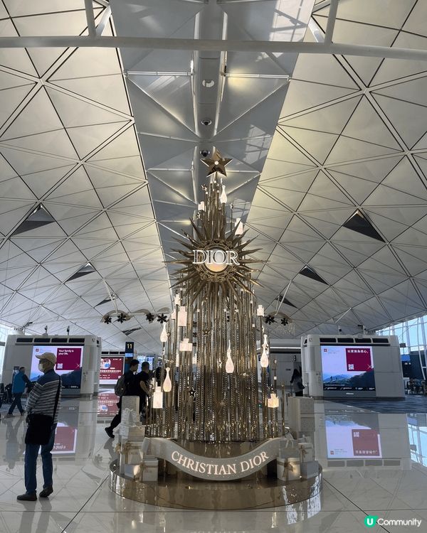 每逢聖誕季，大量港人都擁晒去日本打卡，大阪嘅心齋橋幾乎係行兩...