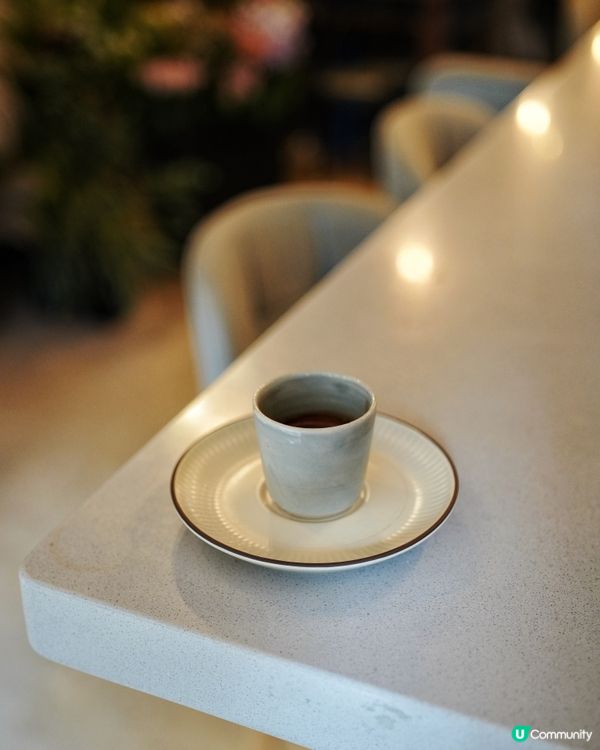 咖啡☕️花藝🌸🌹陶瓷🫖混於一身的特色coffee shop