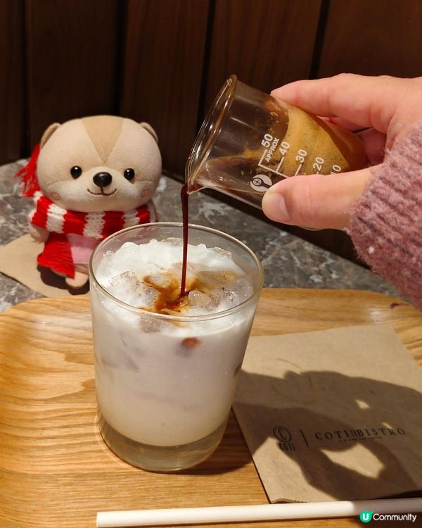 《九龍灣工廈裡的咖啡店》