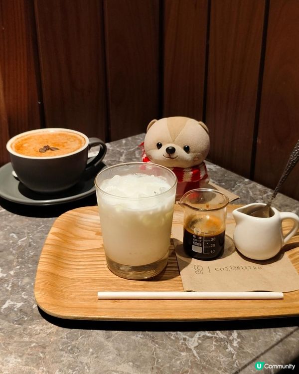 《九龍灣工廈裡的咖啡店》