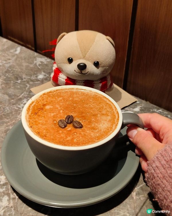 《九龍灣工廈裡的咖啡店》