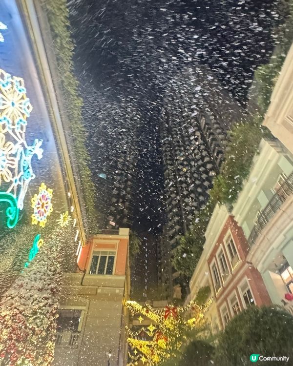 ❄️❄️灣仔利東街已飄雪喇❄️❄️