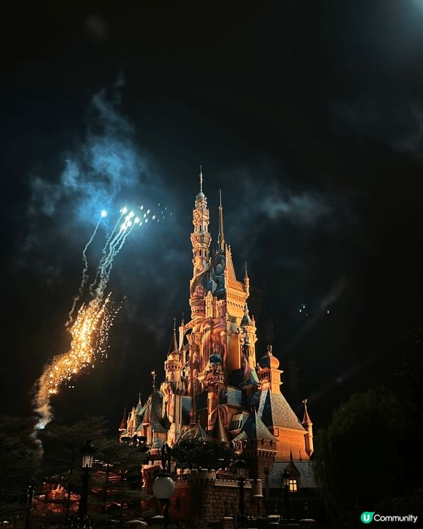 想喺香港感受聖誕氣氛一定要去迪士尼，超多經典傳統活動包括夢想...