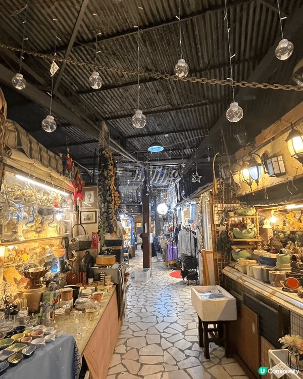 錦田紅磚屋係香港嘅隱藏景點，成條街都係富有特色嘅小店，喺聖誕...