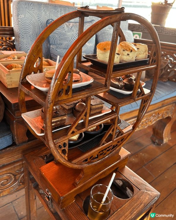 吹住海風,望住香港美麗景色嘆張保仔海上美味下午茶,鹹甜點都好...