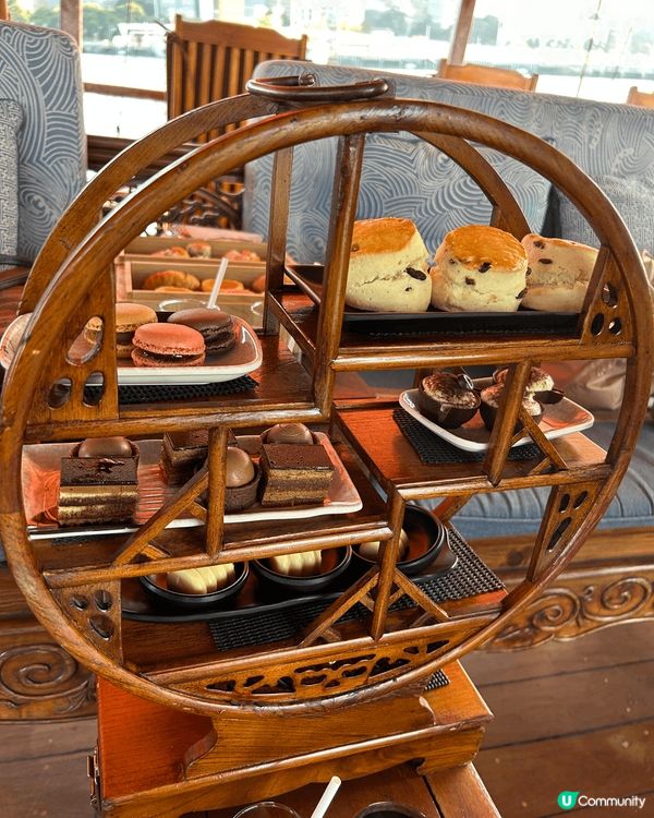 吹住海風,望住香港美麗景色嘆張保仔海上美味下午茶,鹹甜點都好...