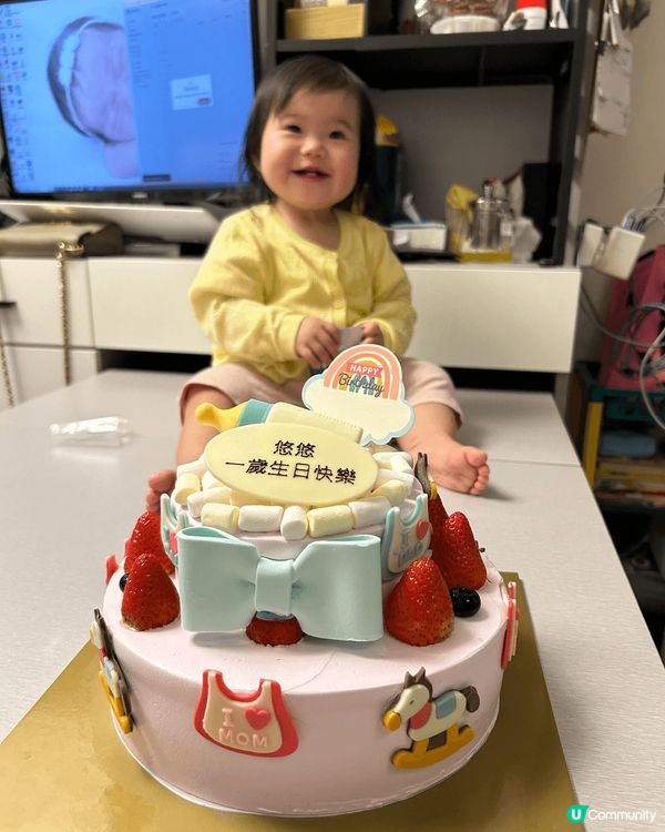 我同悠悠bb(剛剛1歲)生日係同埋個月，所以瘋狂的齊食生日蛋...
