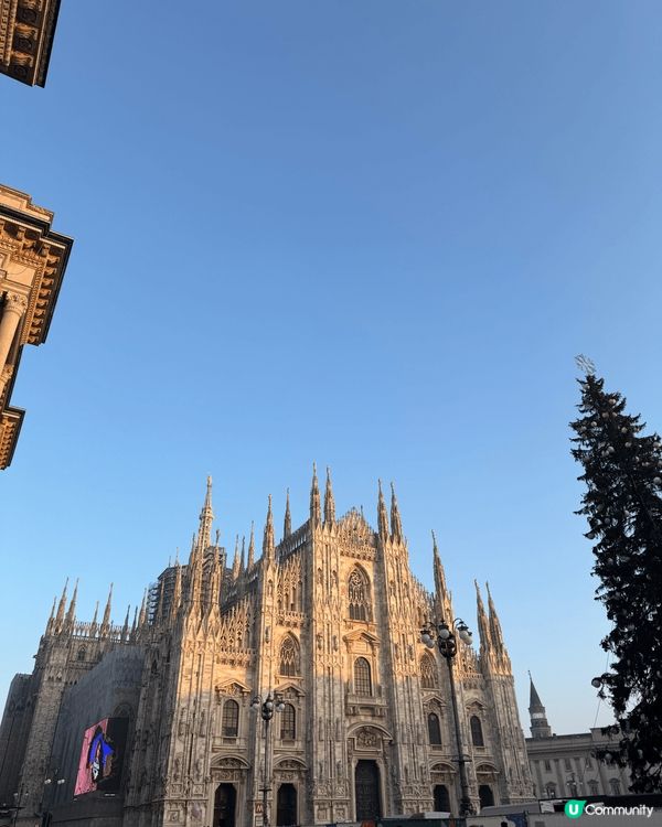 Christmas in Milan is so festi...