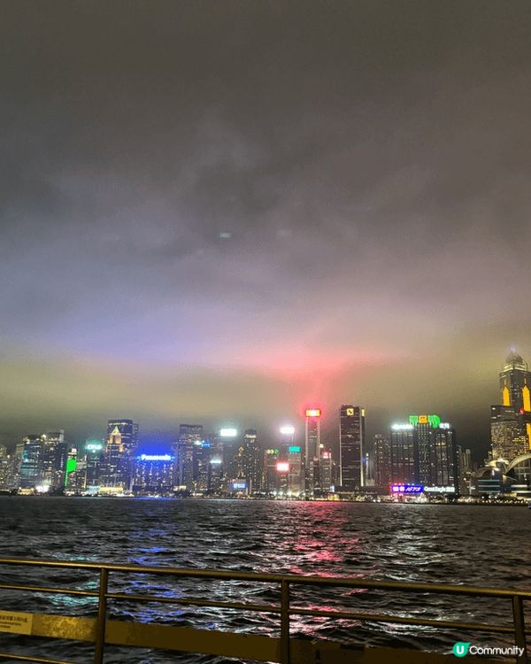 以上拍攝地點係位於尖沙咀海旁嘅餐廳。每到聖誕，尖沙咀一定充滿...