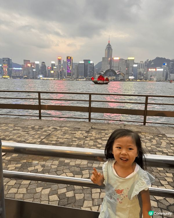 尖沙咀天星碼頭海傍同埋海港城入邊玩具特大反斗城係一個非常好的...