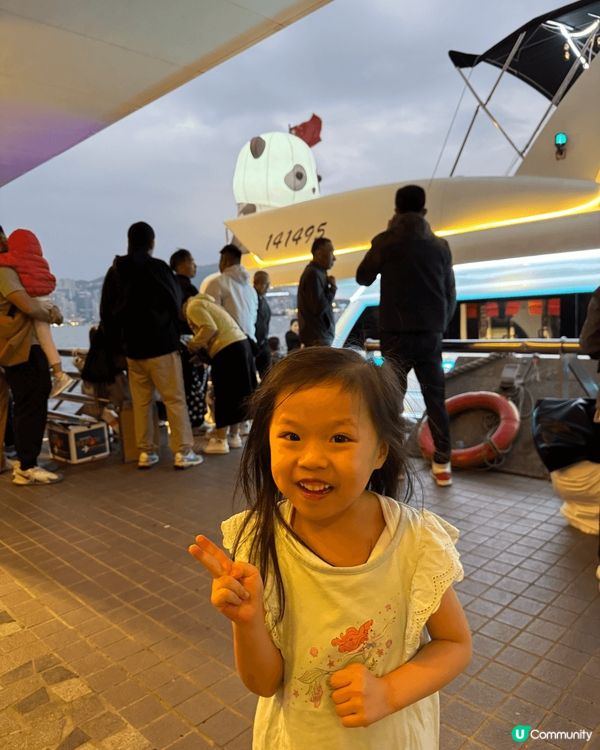 尖沙咀天星碼頭海傍同埋海港城入邊玩具特大反斗城係一個非常好的...