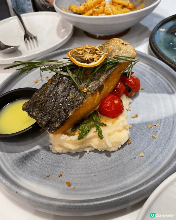 以上美食係來自Root cafe 的，特別是用椰菜花代替米飯...