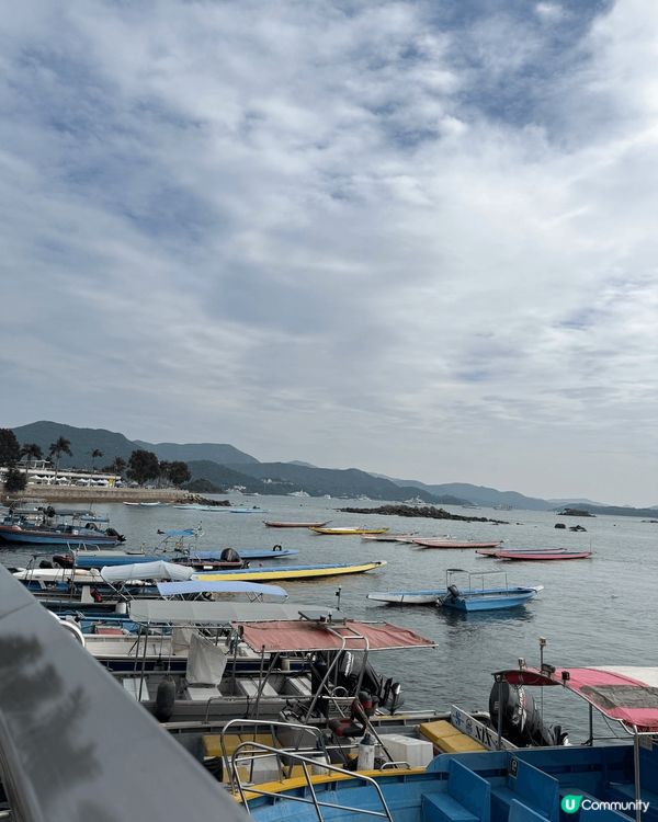 香港亦有很多美麗嘅地方，例如西貢海旁海風吹來，風箏在天上飛 ...