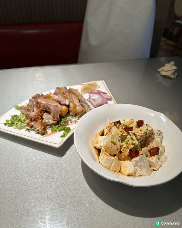 好喜歡來這間餐廳打卡。餐廳食新疆菜，所以裝修有新疆特色。食物...