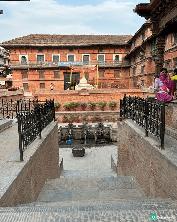 尼泊爾必去景點，有唔同嘅廟宇舊式建築，亦有新式餐廳，每一個位...