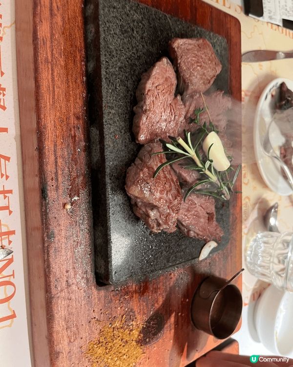 係深圳食岩烤牛排，平均200蚊一位 有埋 甜品 飲品 小食 ...